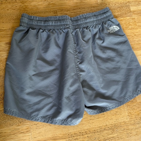The North Face Gray Athletic Shorts with Elastic Waistband size small petite - Picture 1 of 6